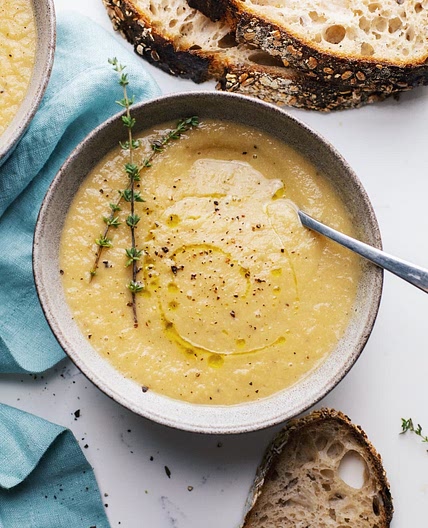 Creamy Cauliflower Soup (Vegan)