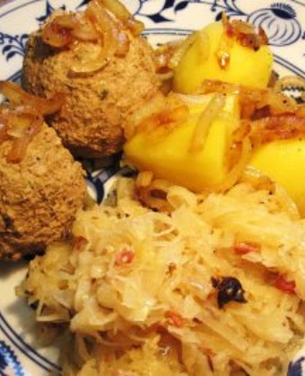 Leberknödel mit Sauerkraut