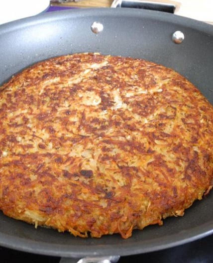 Vegan : Kartoffel - Karottenbratling dazu Salate
