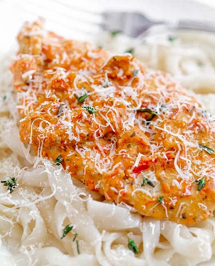 Keto Chicken with Roasted Red Pepper Sauce