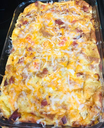 Sausage, Egg & Cream Cheese Hash Brown Breakfast Casserole