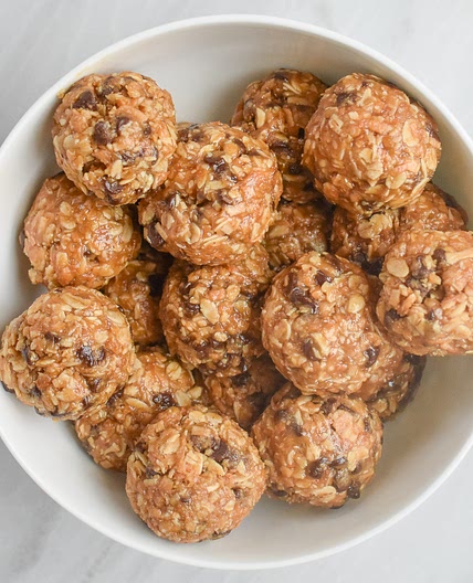 Low-FODMAP No-Bake Oatmeal Chocolate Chip Energy Bites; Gluten-free, Vegan