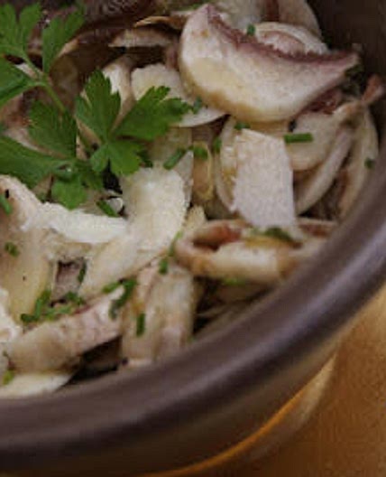 Salade simple de champignons frais (de Paris)