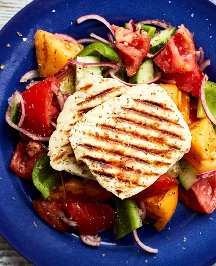 Greek Salad with Halloumi 
