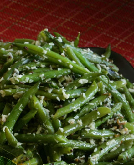 Green Bean Stir-Fry with Shredded Coconut