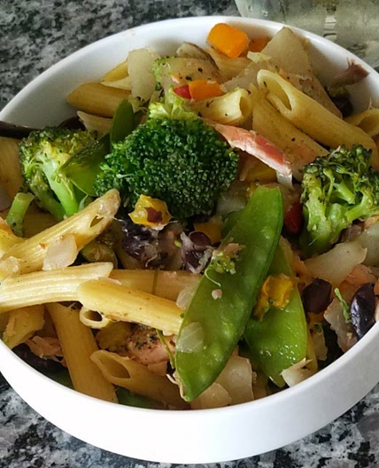 Grilled salmon and vegetables pasta