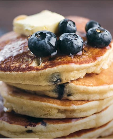 The Fluffiest Vegan Pancakes