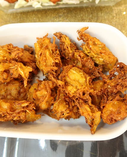 Cabbage Pakoras / Cabbage Fritters