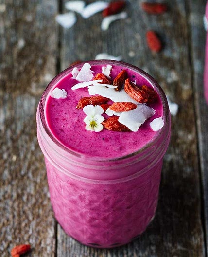 Dragon Fruit & Goji Berry Smoothie