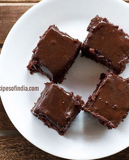 Pressure Cooker Chocolate Cake (Making Cake Without Oven)