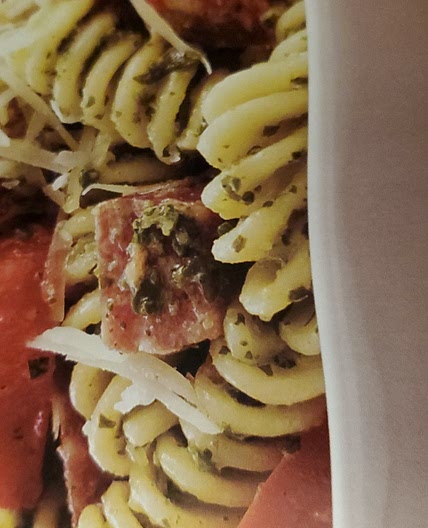 Salami-Pesto Fusilli