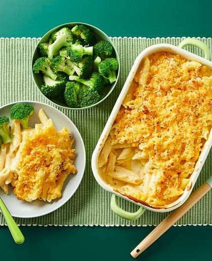 Easy-peasy cheesy pasta with broccoli