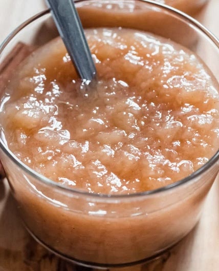 HOMEMADE APPLESAUCE IN AN AFTERNOON!