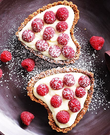 White chocolate cream heart tarts