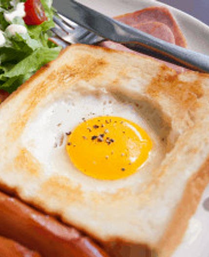 Air Fryer-Egg in Hole