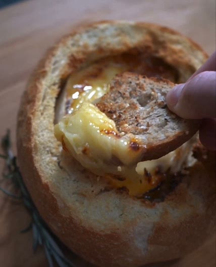Air fryer baked brie