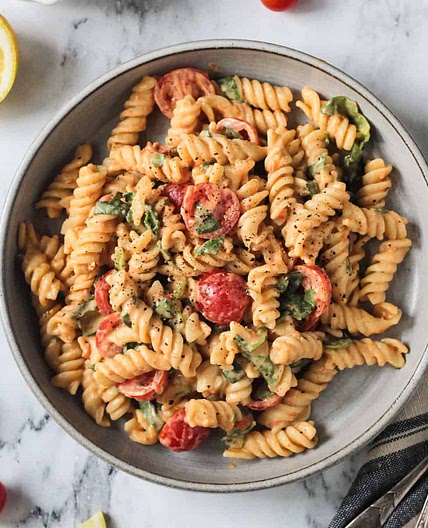 Easy Hummus Pasta