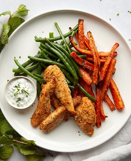MC - Almond-coated chicken, green beans & herb yoghurt