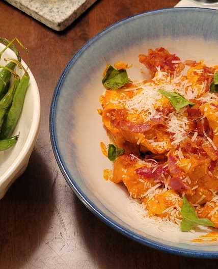 4 Cheese Tortellini (with homemade vodka sauce)