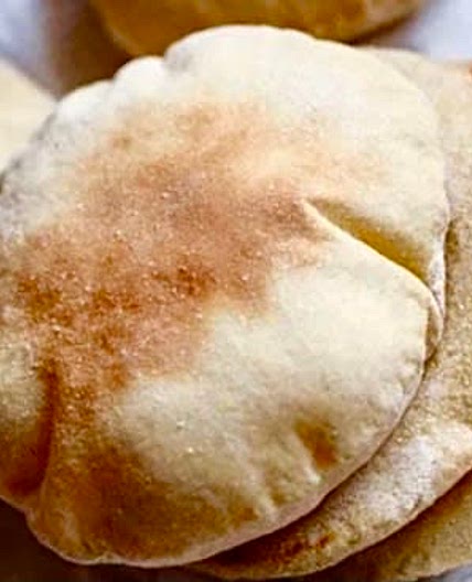 Lebanese Bread / الخبز اللبناني