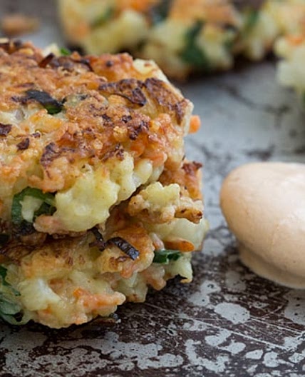 Crispy Cauliflower Carrot Fritters with Smoky Garlic Aioli
