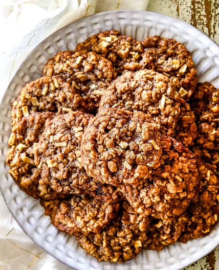Cinnamon Apple Oatmeal Cookies