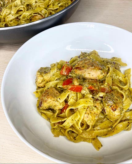 Cheesy Chicken & Pesto Pasta
