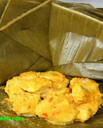 Chicken Fillet in Banana Leaf