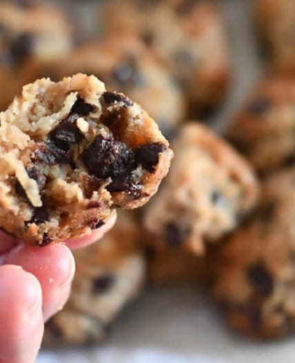 Keto Chocolate Chip Cookies