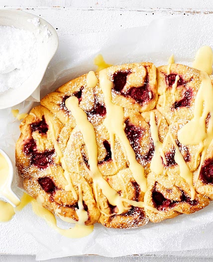 Slow cooker condensed milk and raspberry scrolls recipe