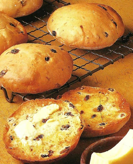 Currant teacakes
