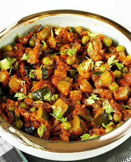 Zucchini curry (Courgette curry)