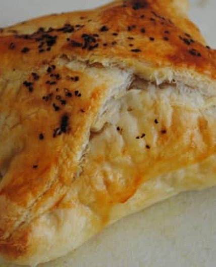 Easy Chicken En Croute With Ham And Cheddar Cheese
