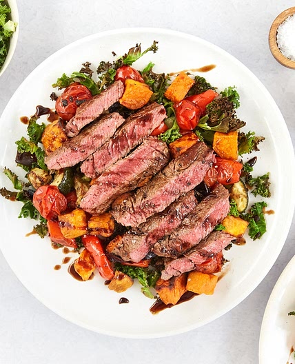 MC - Winter steak salad with crispy kale