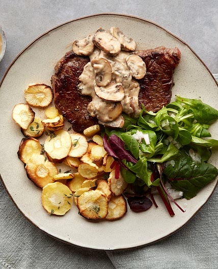 MC - Pink peppercorn steak with parsnip chips