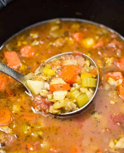 Easy Slow Cooker Manhattan Clam Chowder