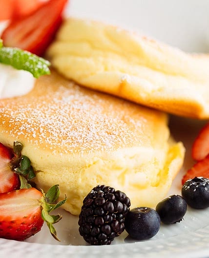 Fluffy Japanese Soufflé Pancakes