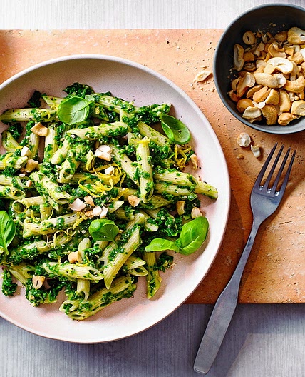Basil and cashew pesto pasta