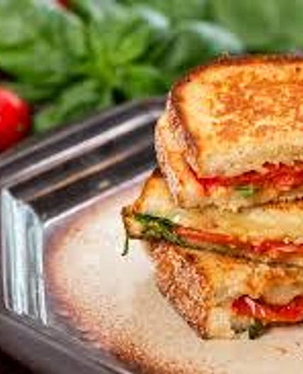 Grilled Tomatoe and Chees sandwiches
