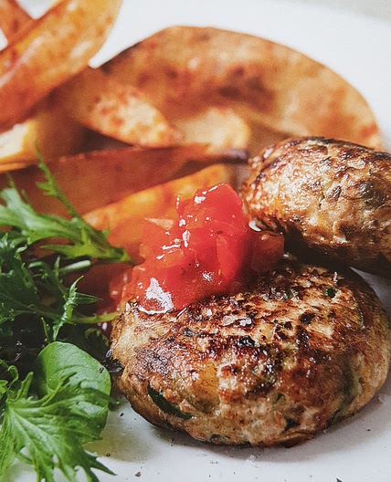 TURKEY BURGERS AND CHIPS