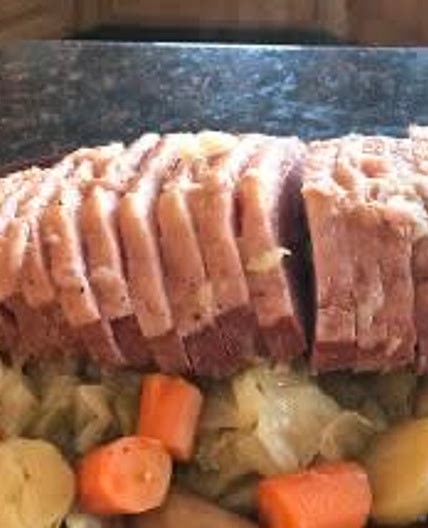 CORNED BEEF AND CABBAGE (CROCK POT)
