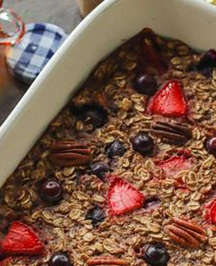 Baked Berry & Pecan Oatmeal