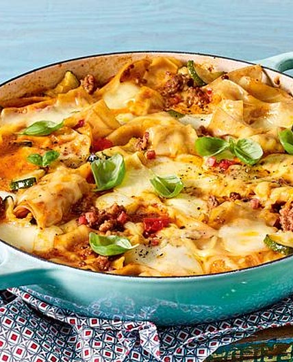 Pfannenlasagne mit dreierlei Käse und Zucchini