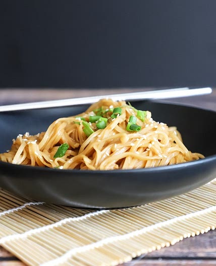 Pressure Cooker Sticky Chili-Garlic Noodles with Chicken