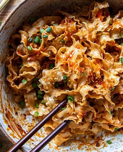 5 Minute Spicy Sichuan Peanut Noodles
