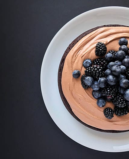 FLOURLESS CHOCOLATE CAKE