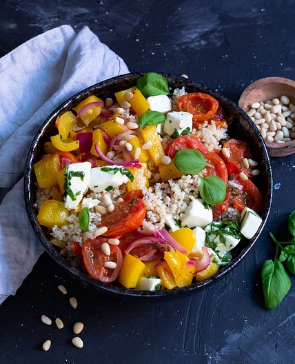 Couscous mit mariniertem Mozzarella