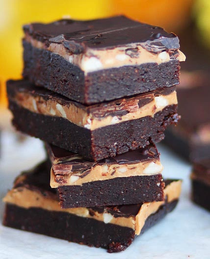 Vegan Bars with peanut butter and date palm