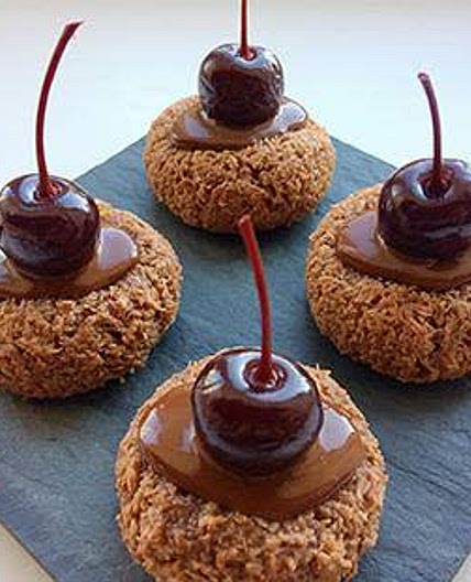 CHOCOLATE COCONUT MACAROONS