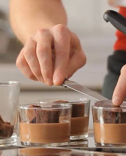CUSTARD-BASED CHOCOLATE MOUSSE